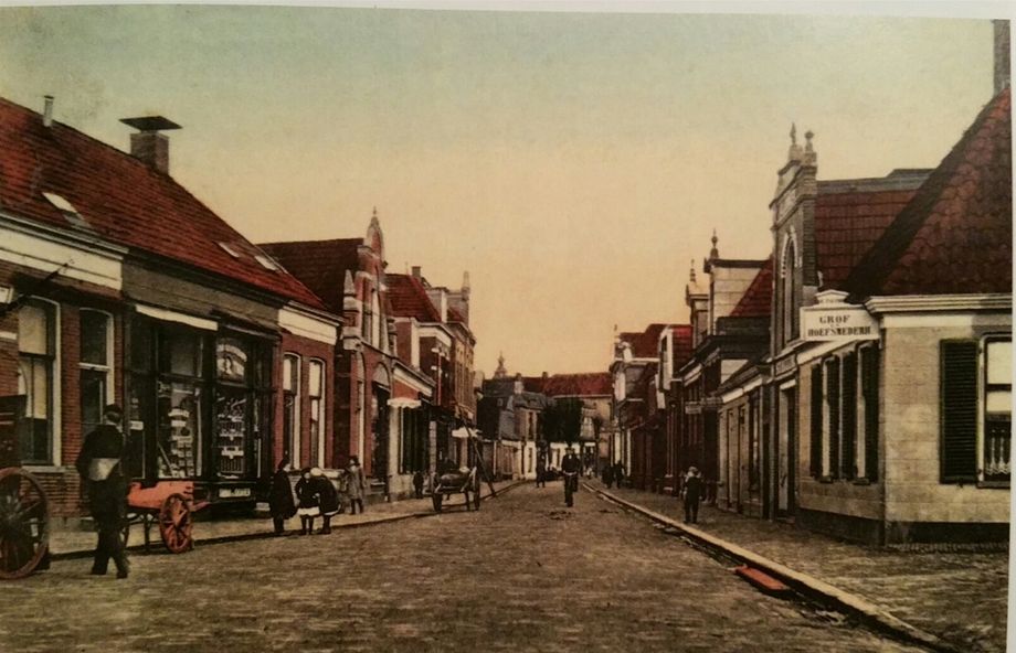 Assen  - Grof Hoefsmederij E. Palthe - Oude Groningerstraat (rechts, foto ca. 1910)