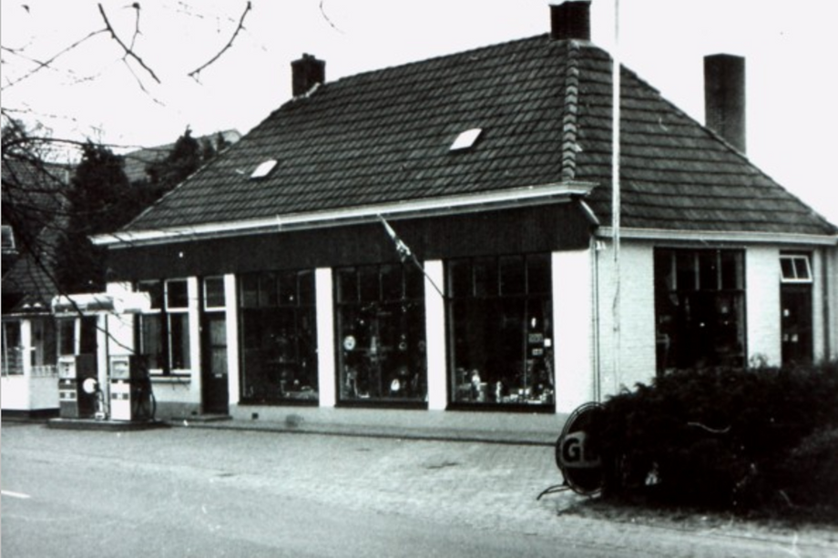 Vledder - Rieks Vleems - Dorpsstraat 32 (ruim voor 1980) Bron: Fledderkerspel.nl