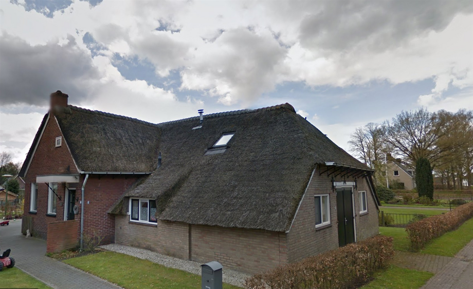 Eext, Middenstraat 2 - v/h Jansen, Greving, Auwen en Zinger.
